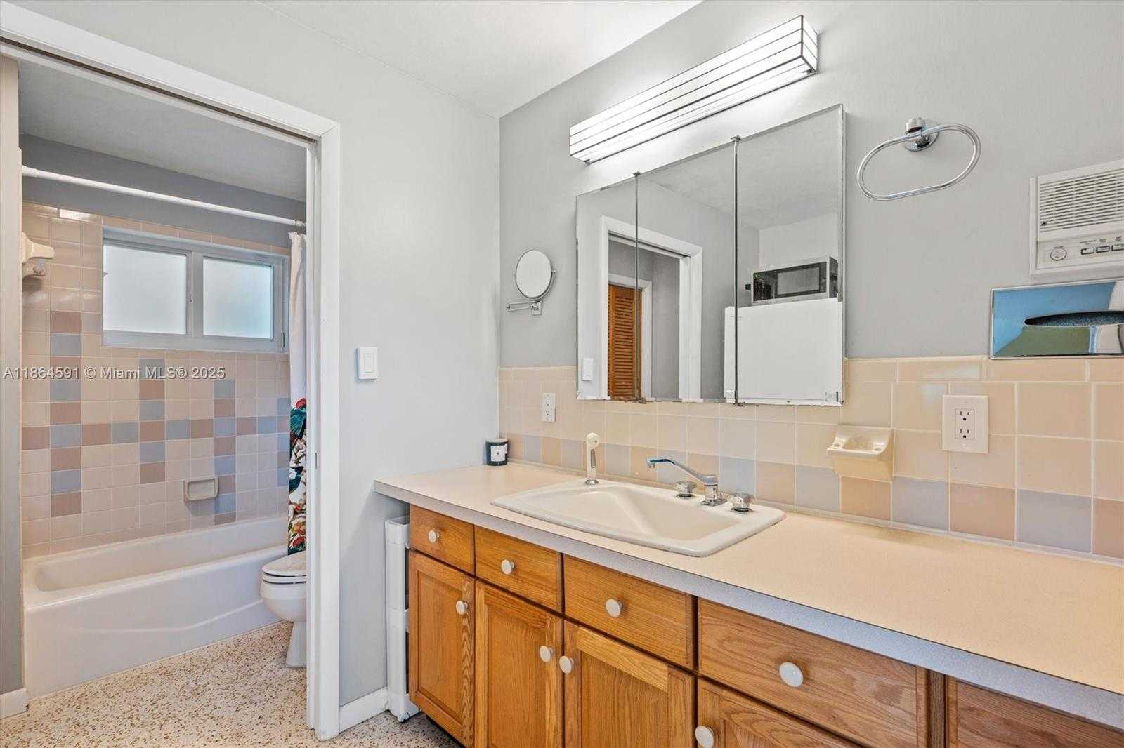 Small Image of 17625 SOUTH WEST 91ST AVE, Palmetto Bay Number 51