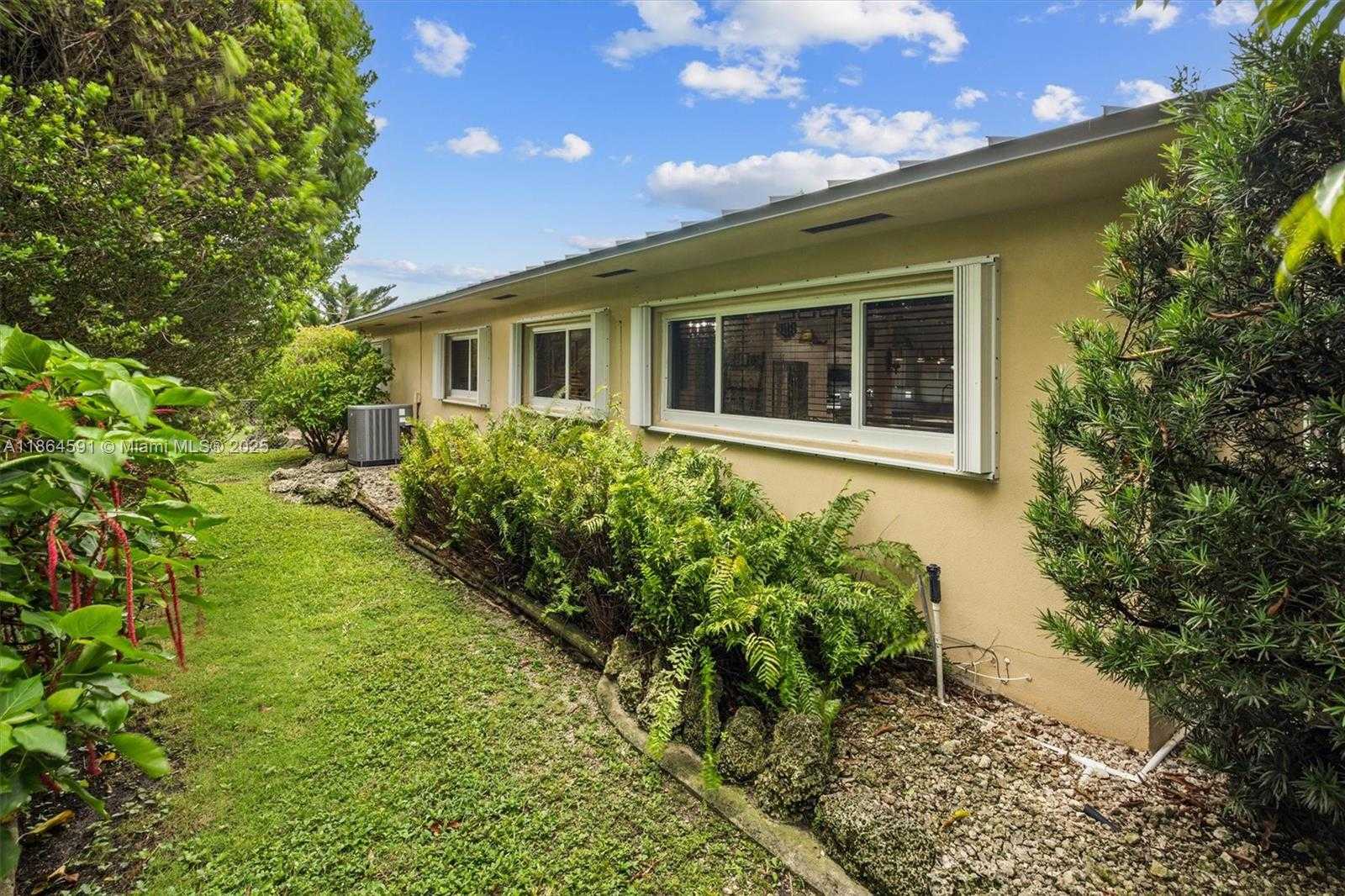 Small Image of 17625 SOUTH WEST 91ST AVE, Palmetto Bay Number 59