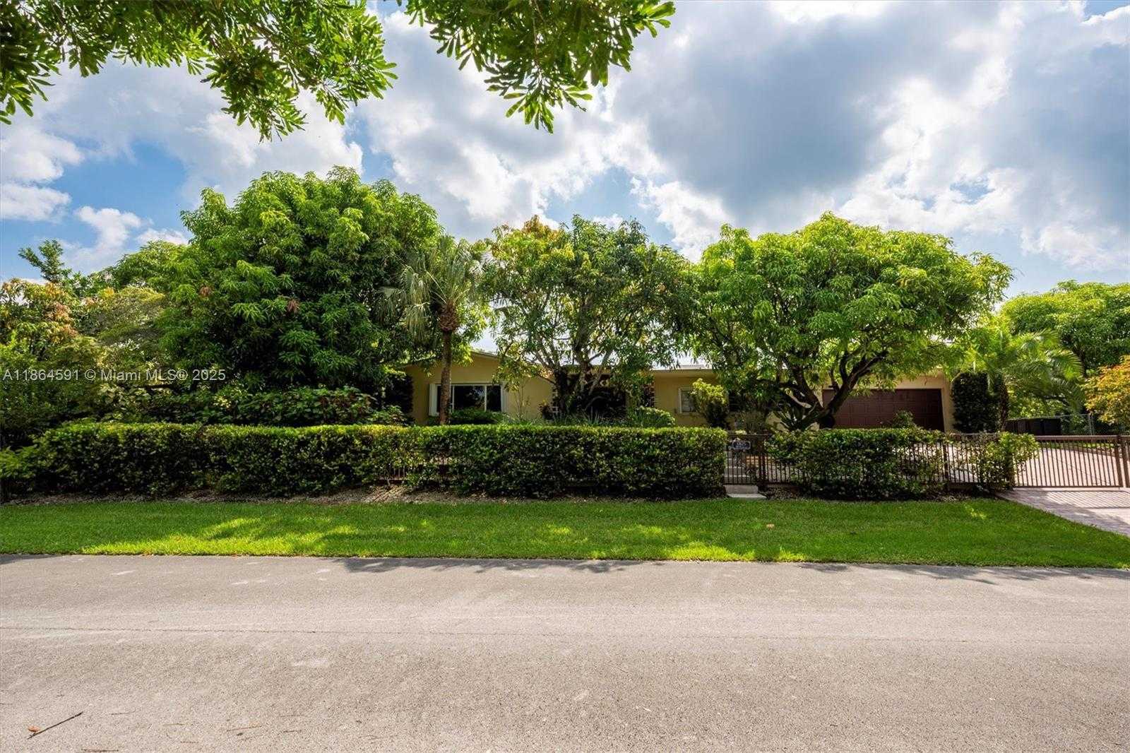 Small Image of 17625 SOUTH WEST 91ST AVE, Palmetto Bay Number 68