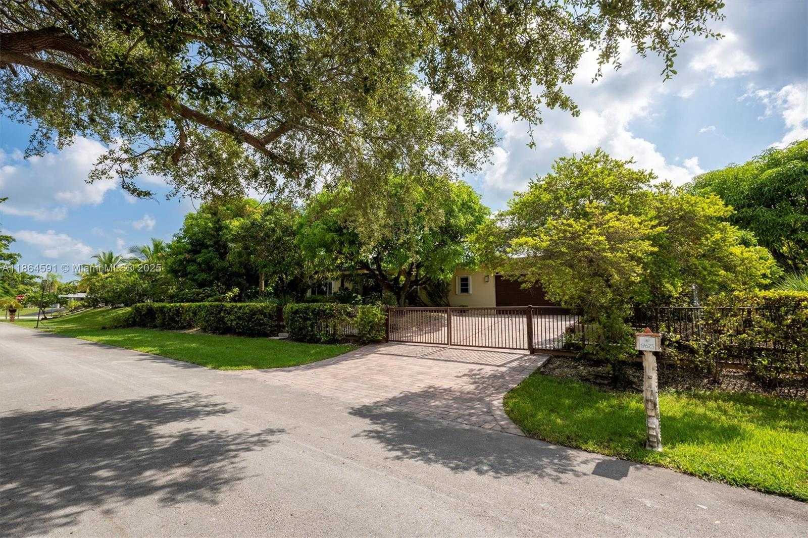 Small Image of 17625 SOUTH WEST 91ST AVE, Palmetto Bay Number 69