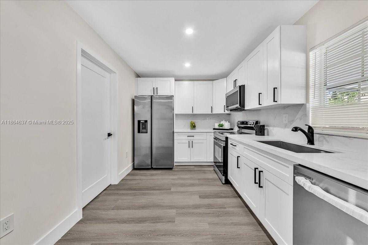 Small Image of 20327 NORTH WEST 33RD AVE, Miami Gardens Number 19