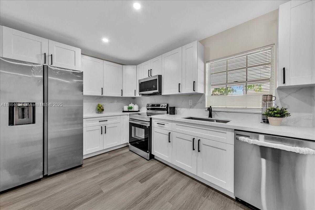 Small Image of 20327 NORTH WEST 33RD AVE, Miami Gardens Number 20
