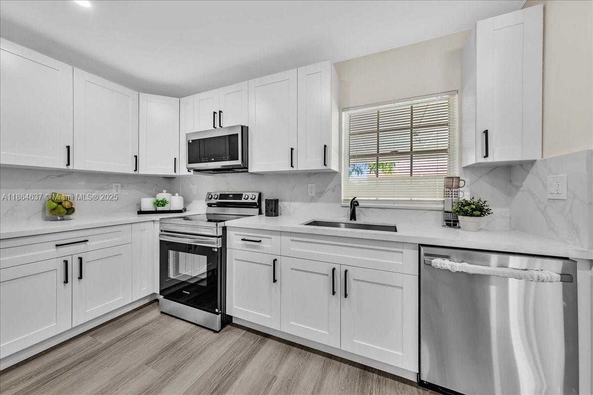 Small Image of 20327 NORTH WEST 33RD AVE, Miami Gardens Number 21