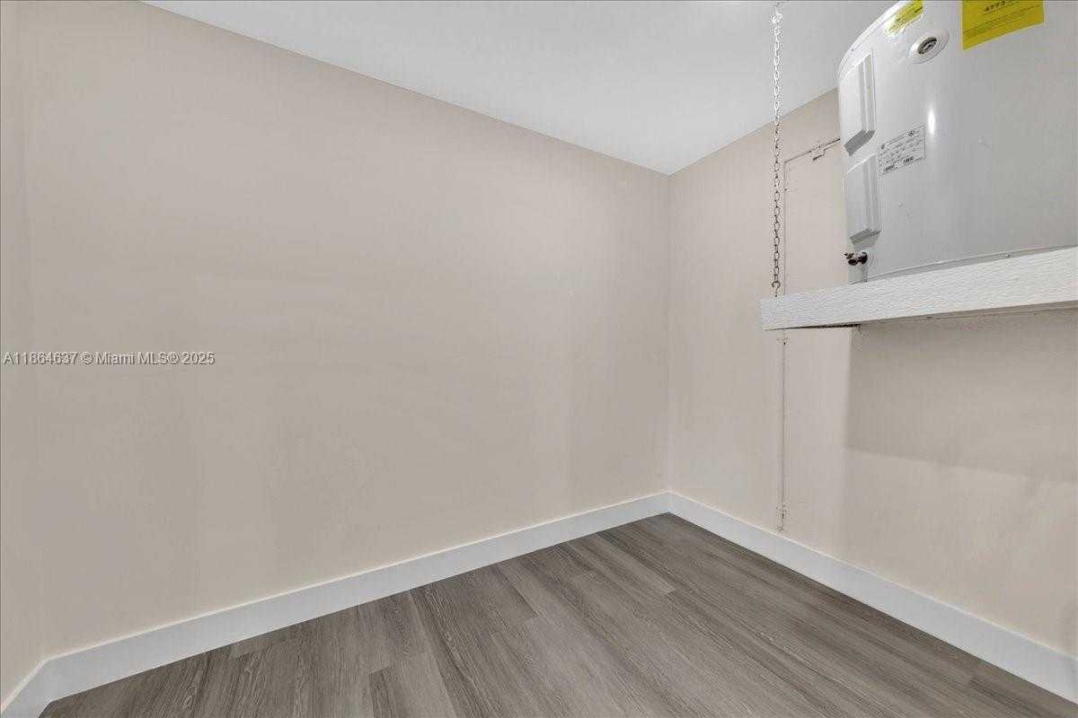 Small Image of 20327 NORTH WEST 33RD AVE, Miami Gardens Number 24
