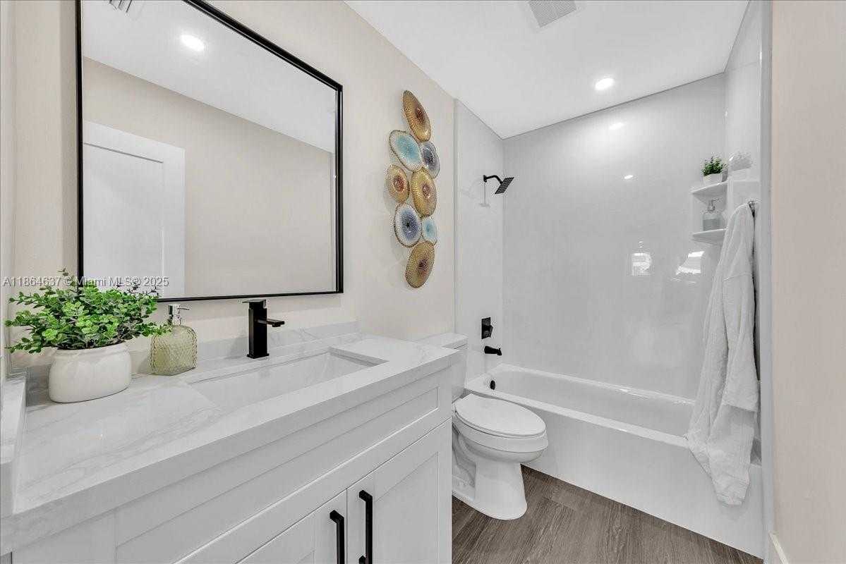 Small Image of 20327 NORTH WEST 33RD AVE, Miami Gardens Number 26