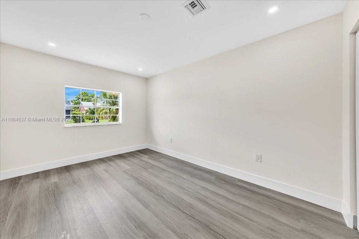 Small Image of 20327 NORTH WEST 33RD AVE, Miami Gardens Number 36