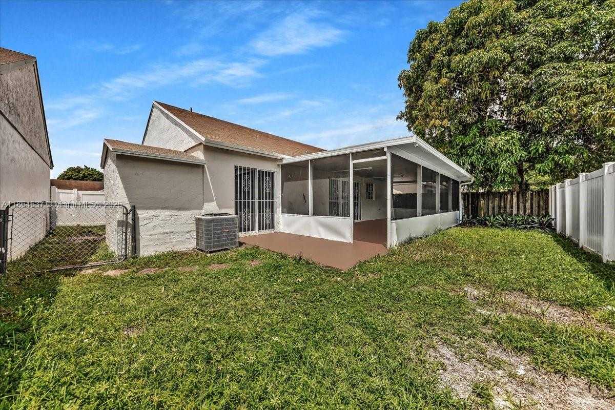Small Image of 20327 NORTH WEST 33RD AVE, Miami Gardens Number 45