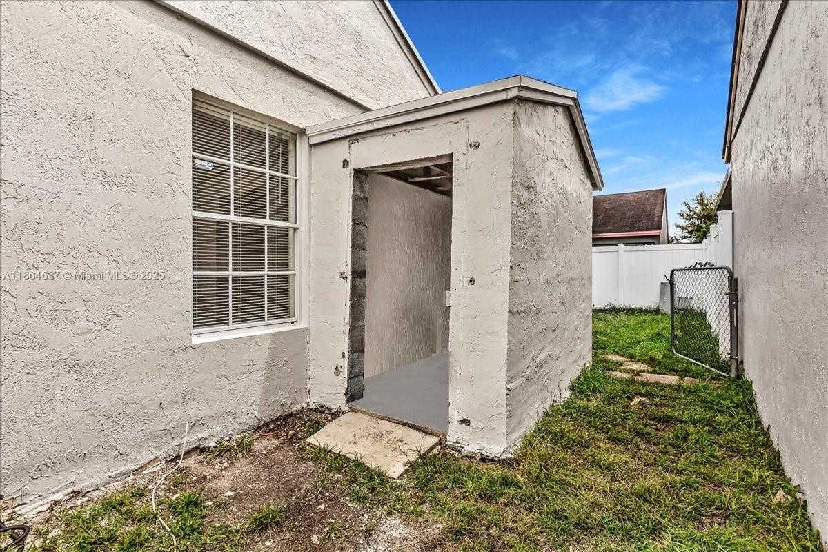 Small Image of 20327 NORTH WEST 33RD AVE, Miami Gardens Number 50