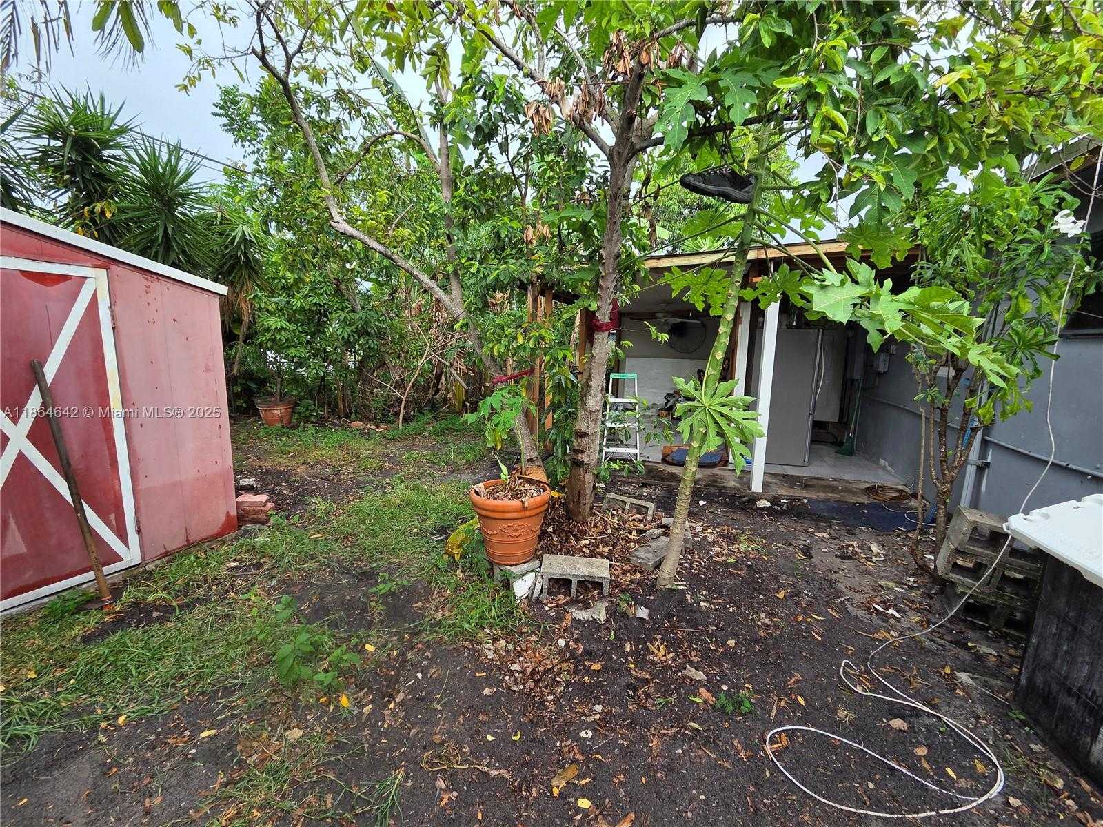 Small Image of 3433 SOUTH WEST 12TH PL, Fort Lauderdale Number 13