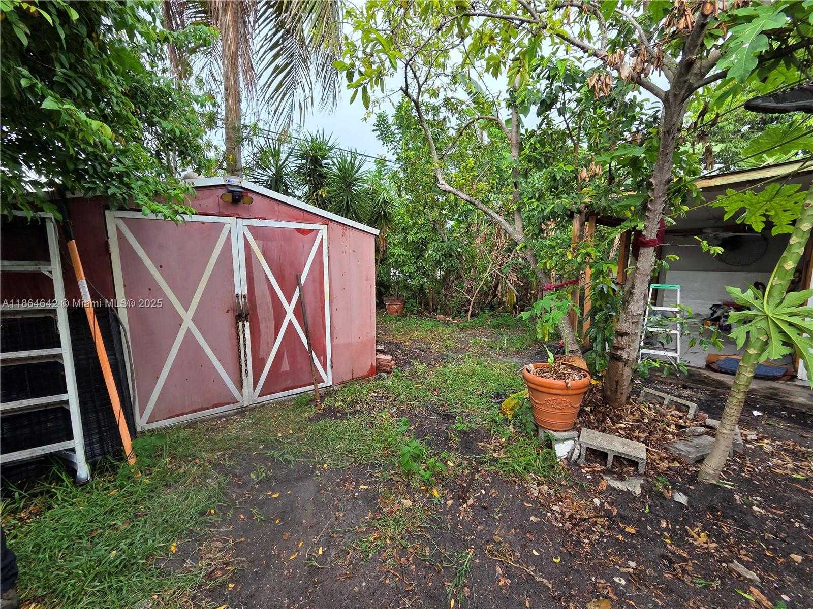 Small Image of 3433 SOUTH WEST 12TH PL, Fort Lauderdale Number 14