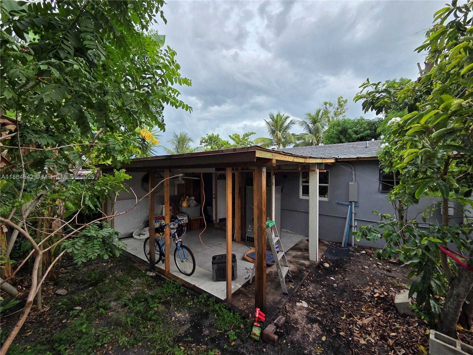 Small Image of 3433 SOUTH WEST 12TH PL, Fort Lauderdale Number 19