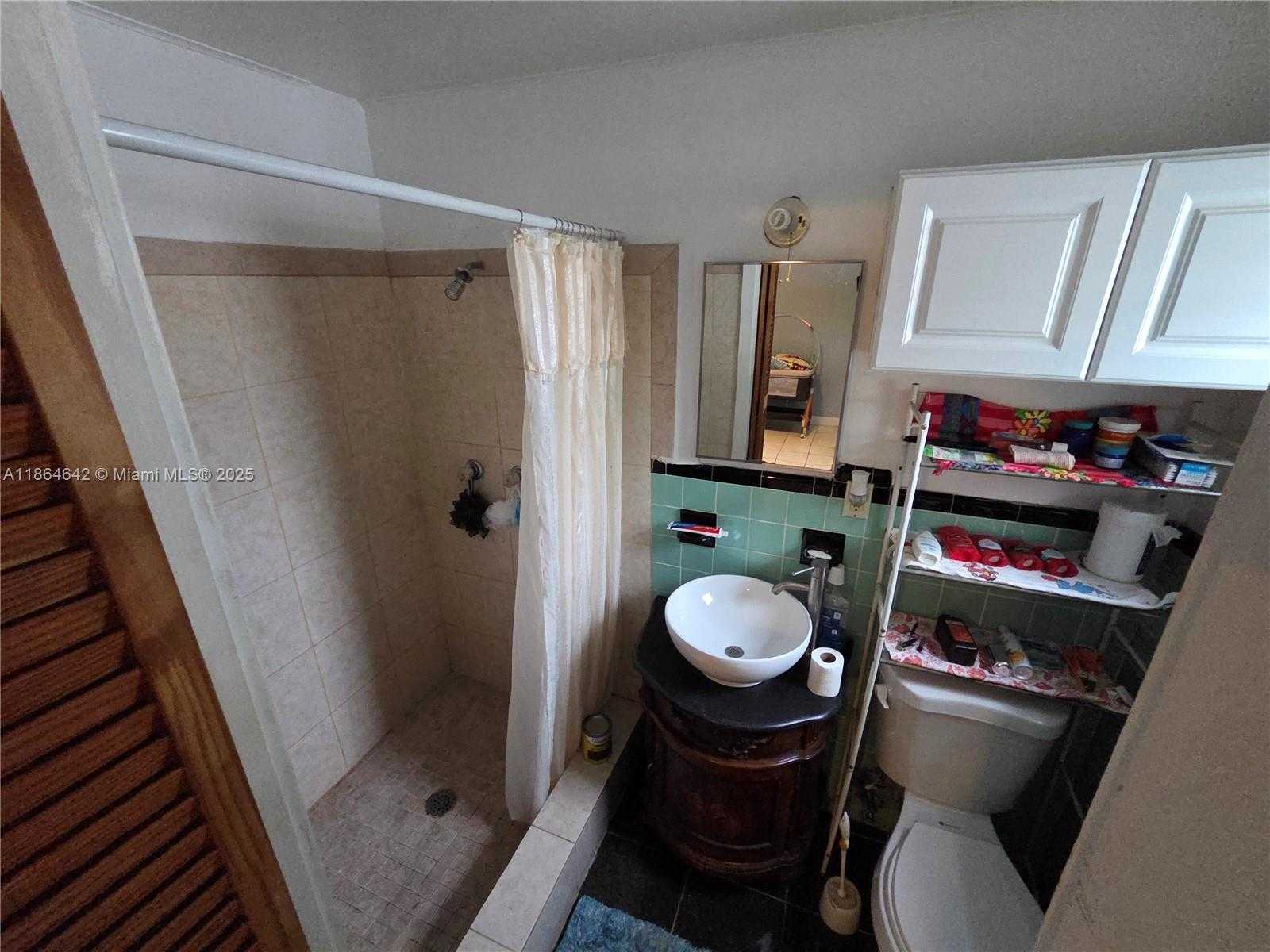 Small Image of 3433 SOUTH WEST 12TH PL, Fort Lauderdale Number 21