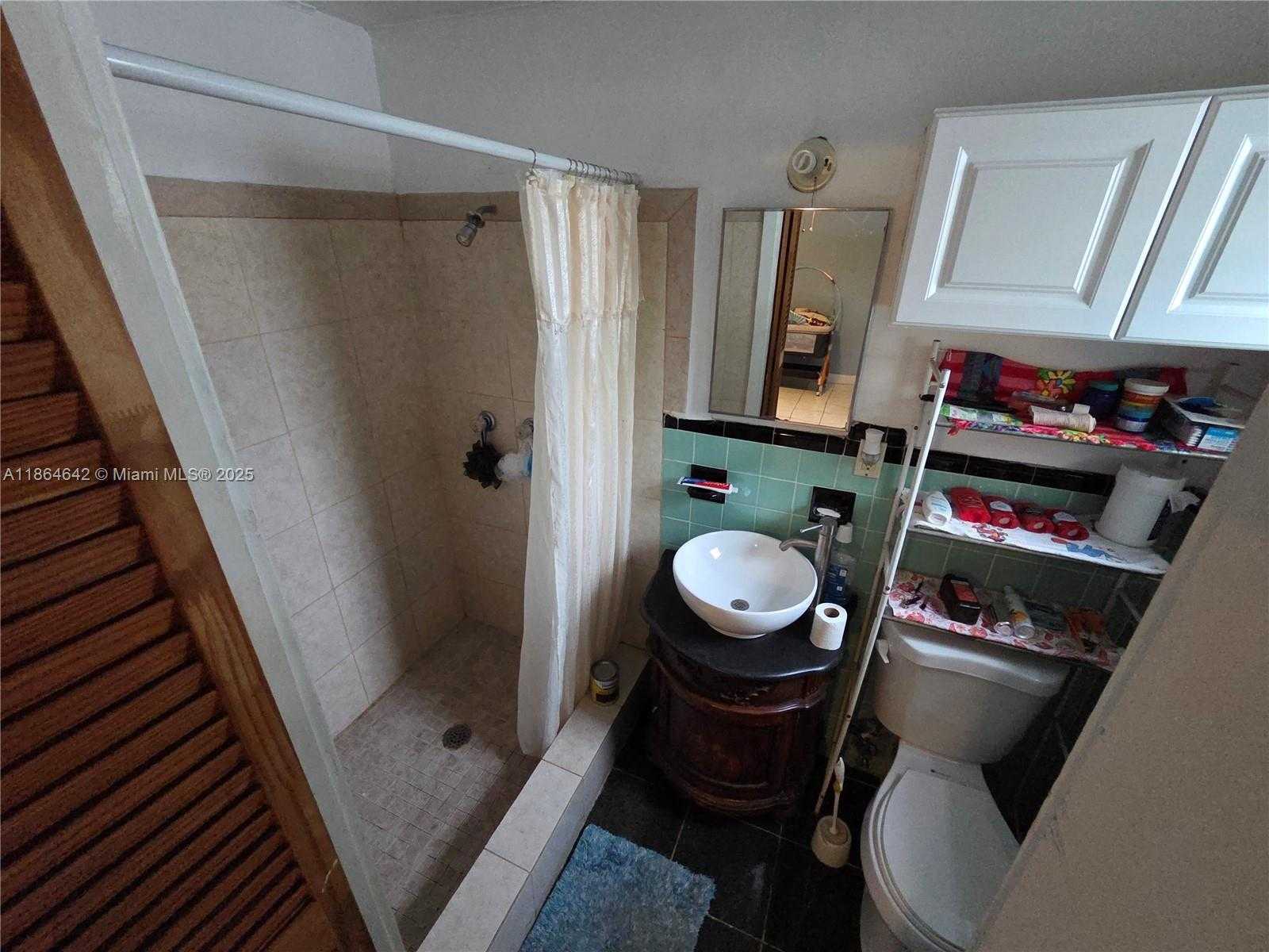 Small Image of 3433 SOUTH WEST 12TH PL, Fort Lauderdale Number 22