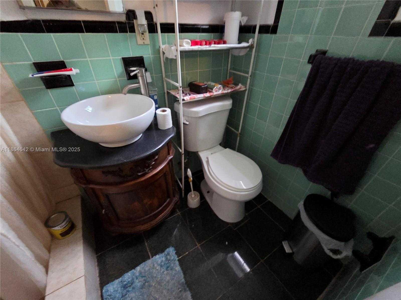 Small Image of 3433 SOUTH WEST 12TH PL, Fort Lauderdale Number 25