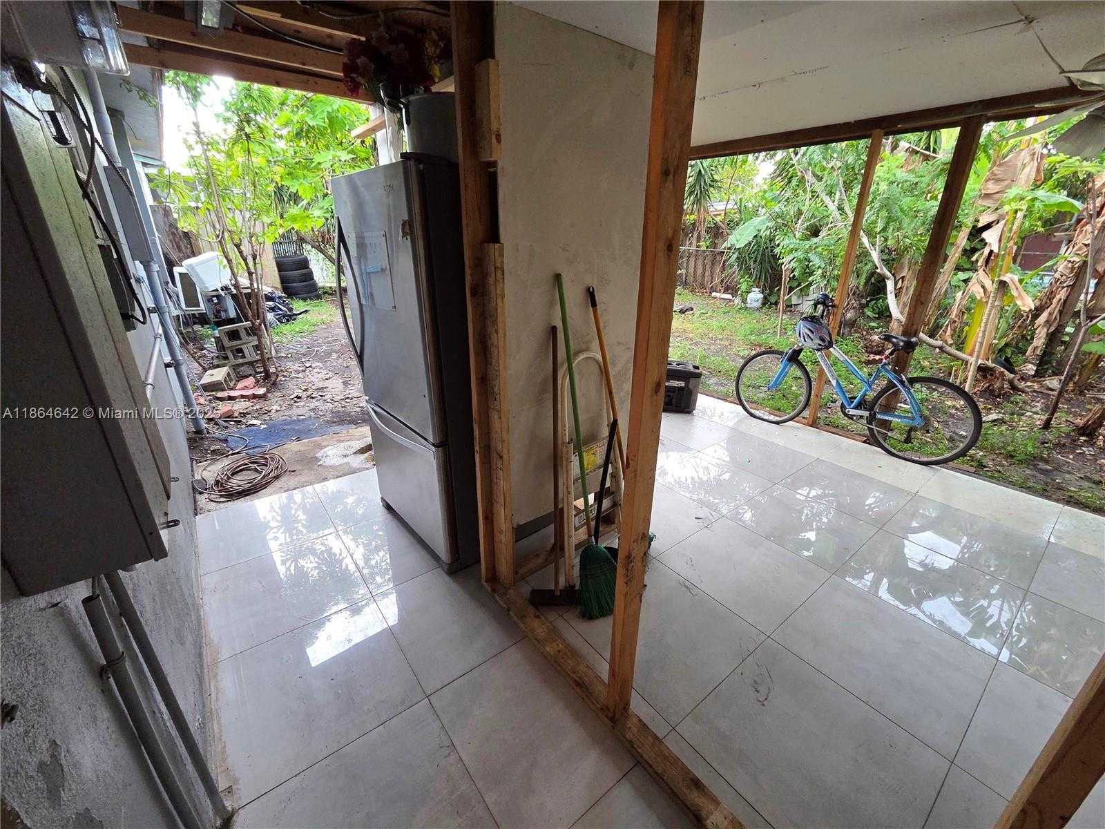 Small Image of 3433 SOUTH WEST 12TH PL, Fort Lauderdale Number 28