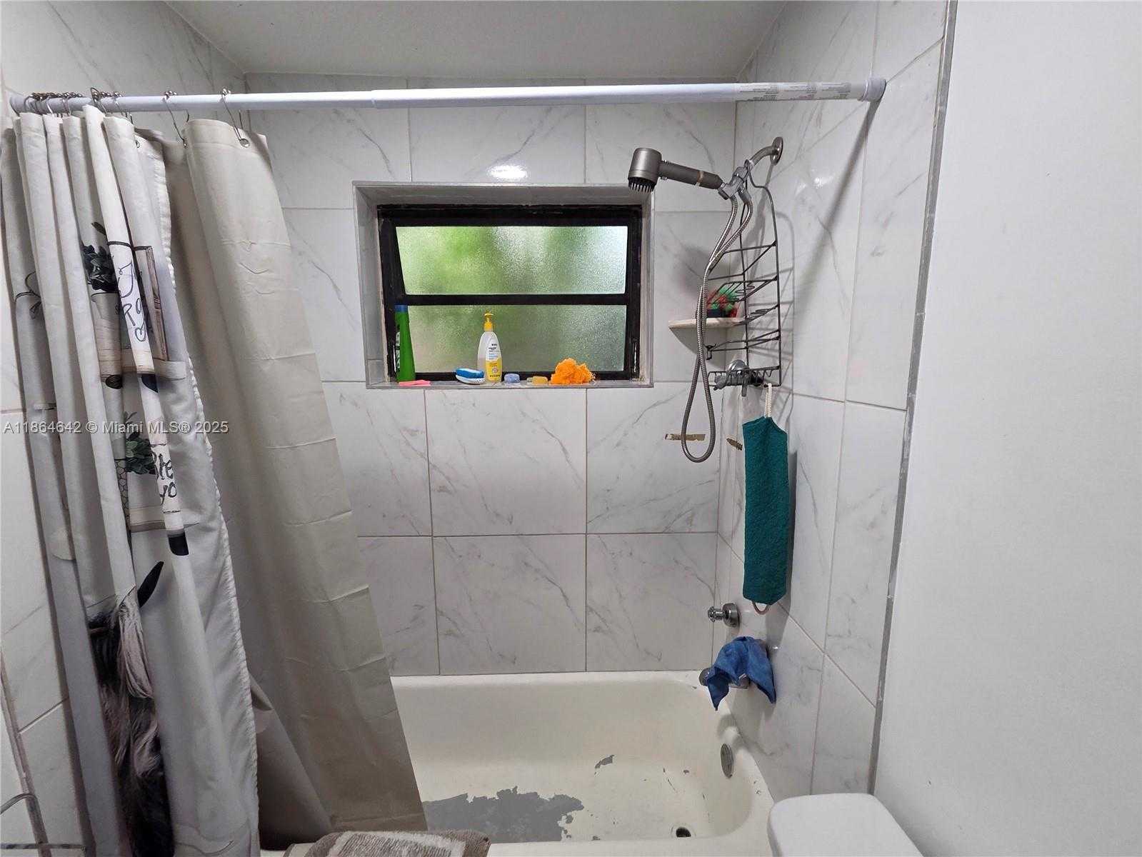 Small Image of 3433 SOUTH WEST 12TH PL, Fort Lauderdale Number 29