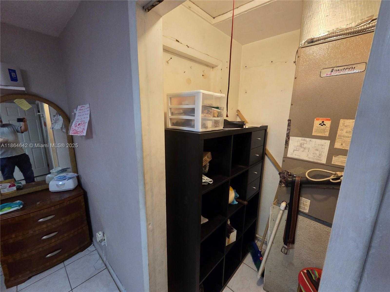 Small Image of 3433 SOUTH WEST 12TH PL, Fort Lauderdale Number 35