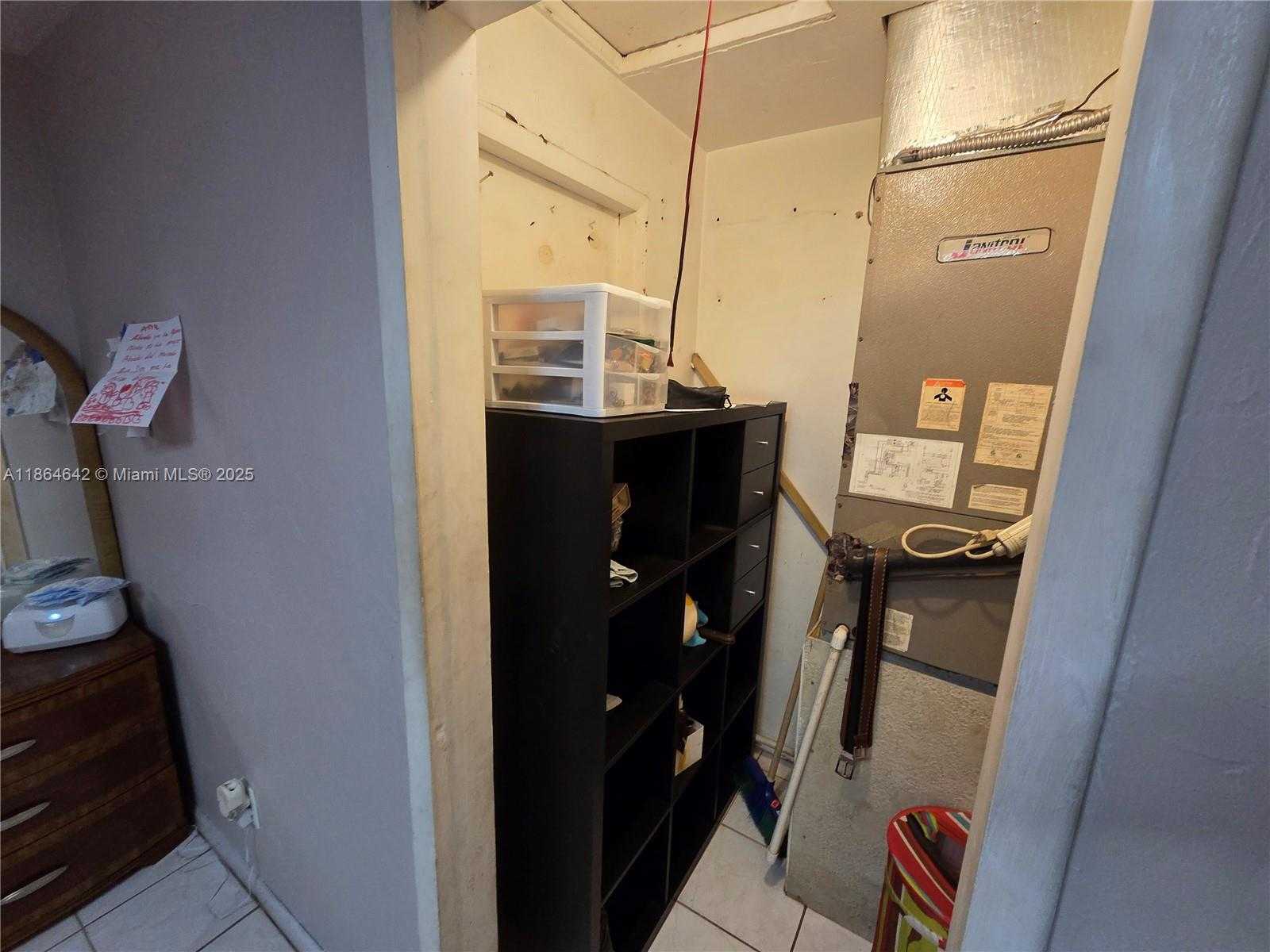Small Image of 3433 SOUTH WEST 12TH PL, Fort Lauderdale Number 36