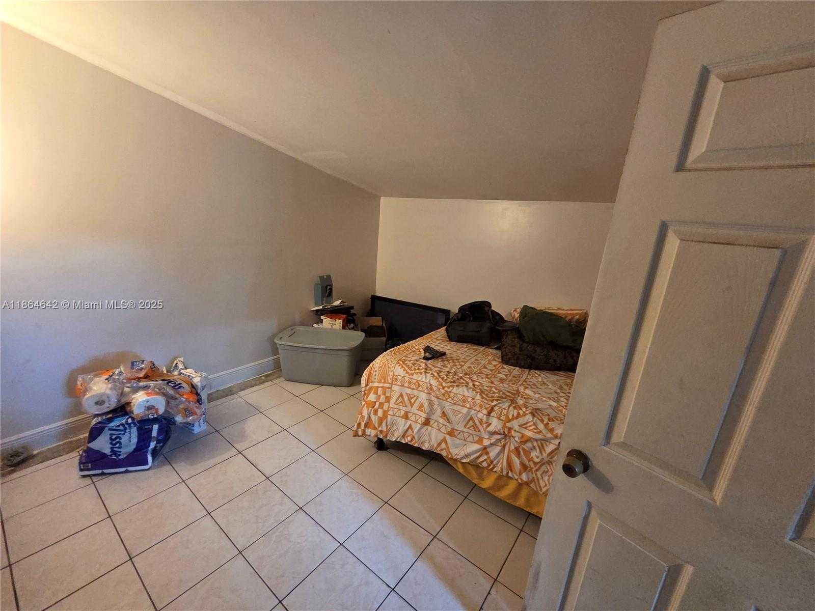Small Image of 3433 SOUTH WEST 12TH PL, Fort Lauderdale Number 40