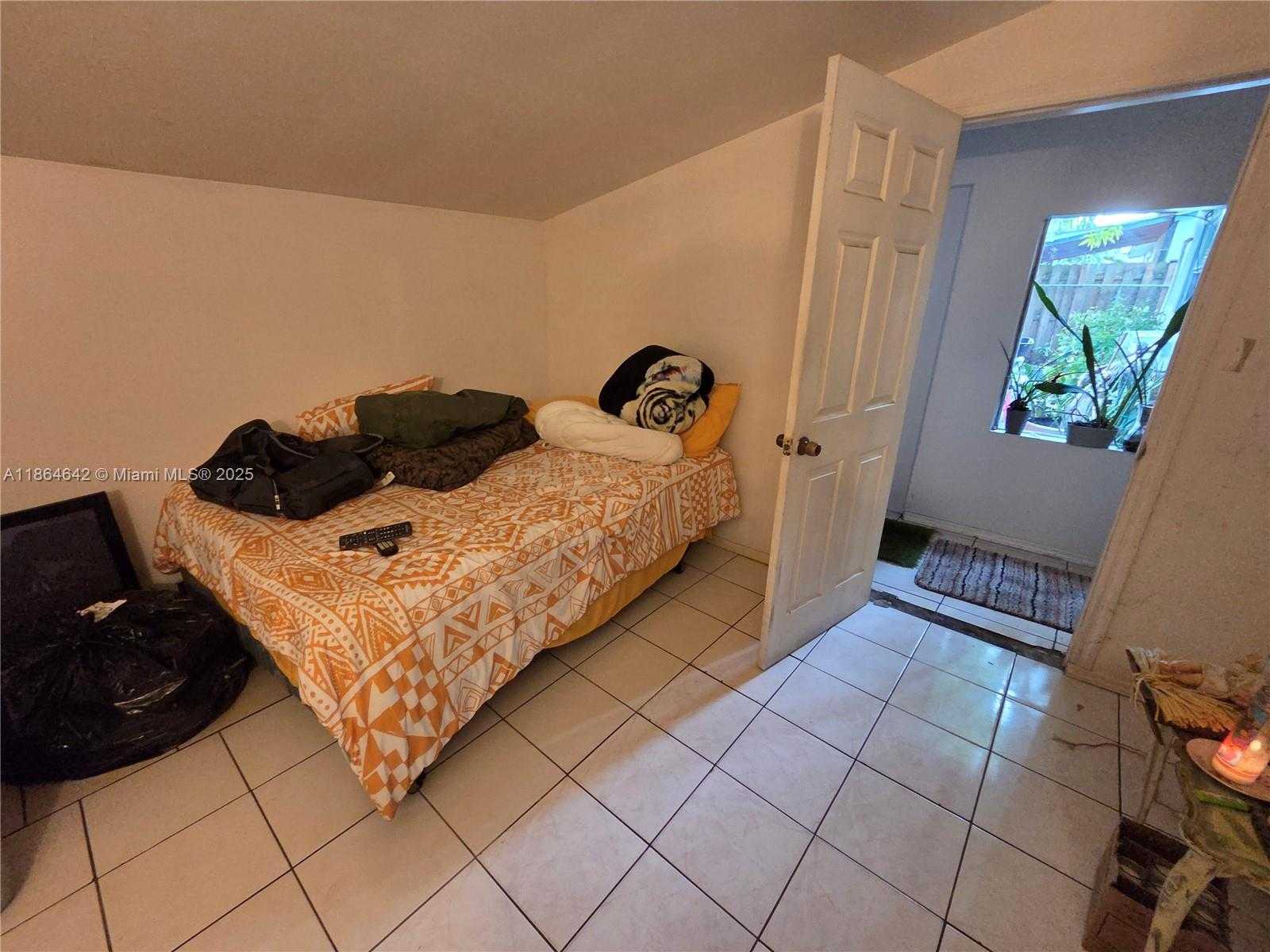 Small Image of 3433 SOUTH WEST 12TH PL, Fort Lauderdale Number 41