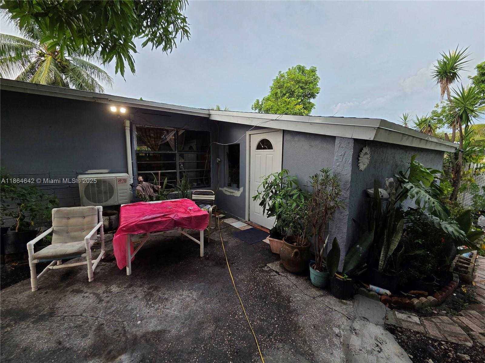 Small Image of 3433 SOUTH WEST 12TH PL, Fort Lauderdale Number 44