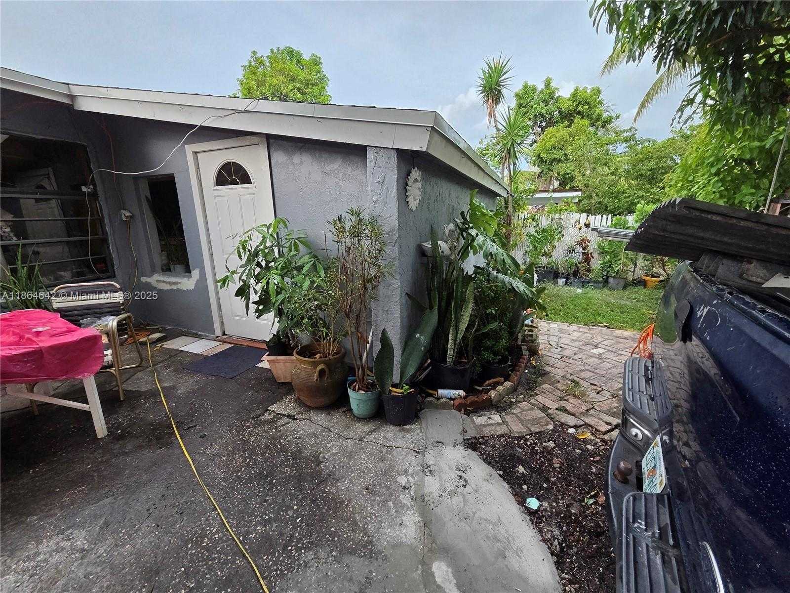 Small Image of 3433 SOUTH WEST 12TH PL, Fort Lauderdale Number 46