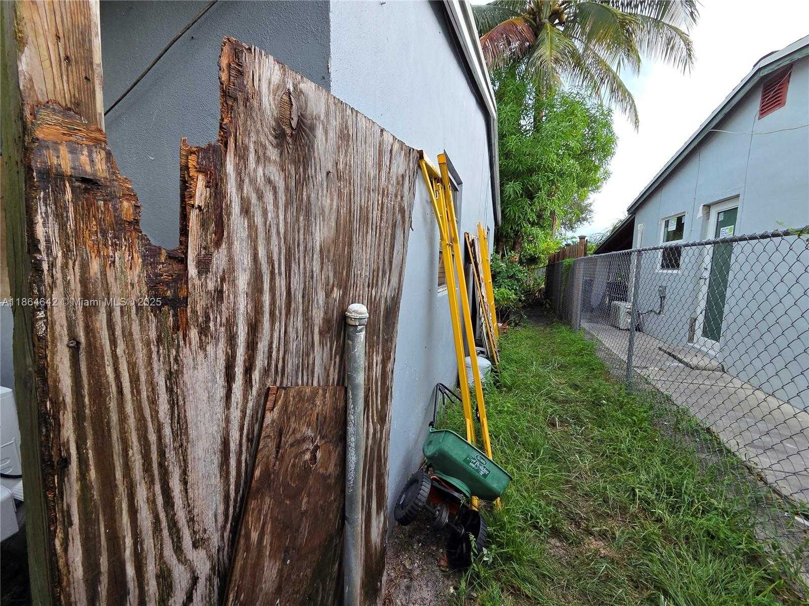 Small Image of 3433 SOUTH WEST 12TH PL, Fort Lauderdale Number 47
