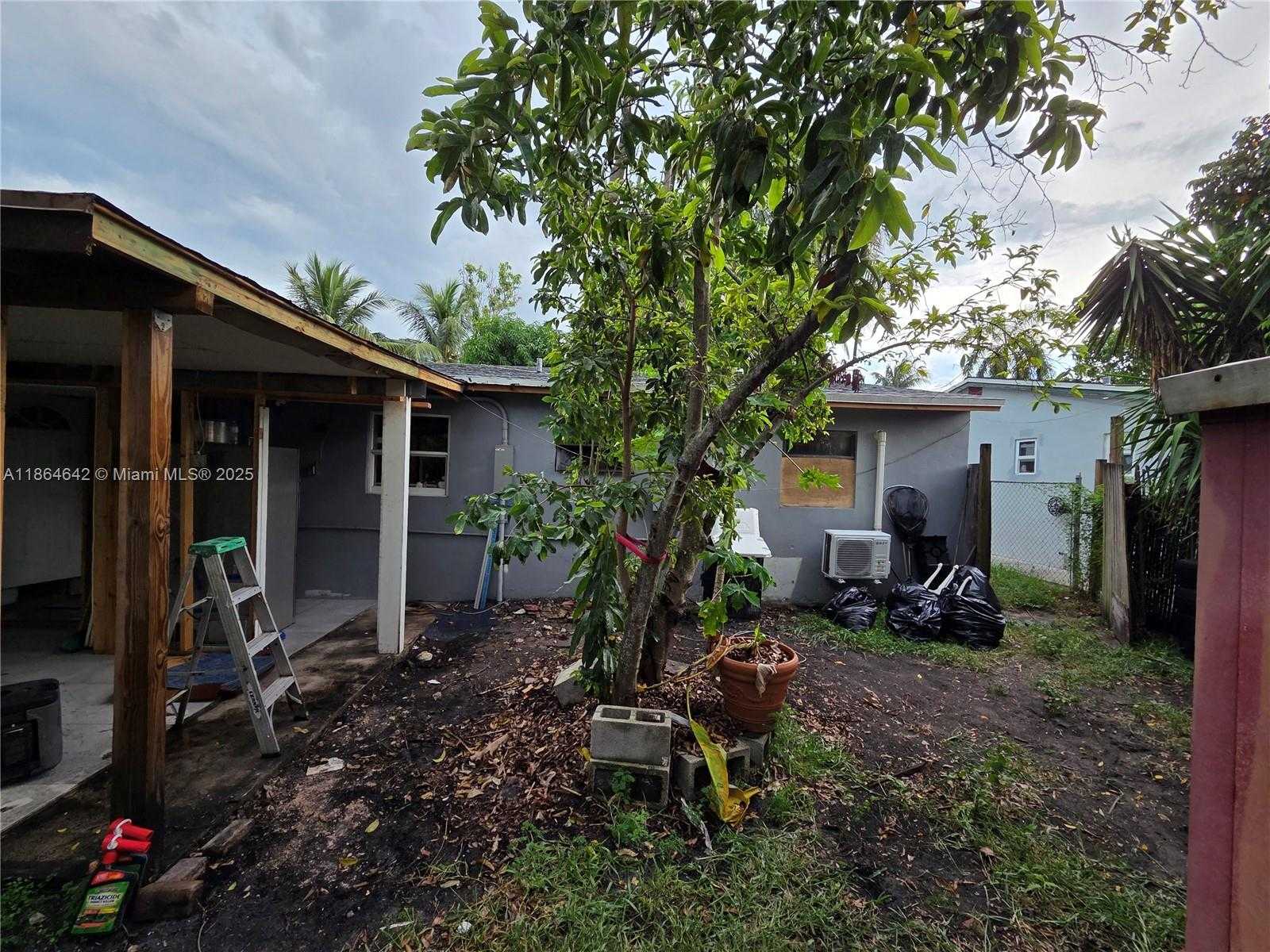Small Image of 3433 SOUTH WEST 12TH PL, Fort Lauderdale Number 5