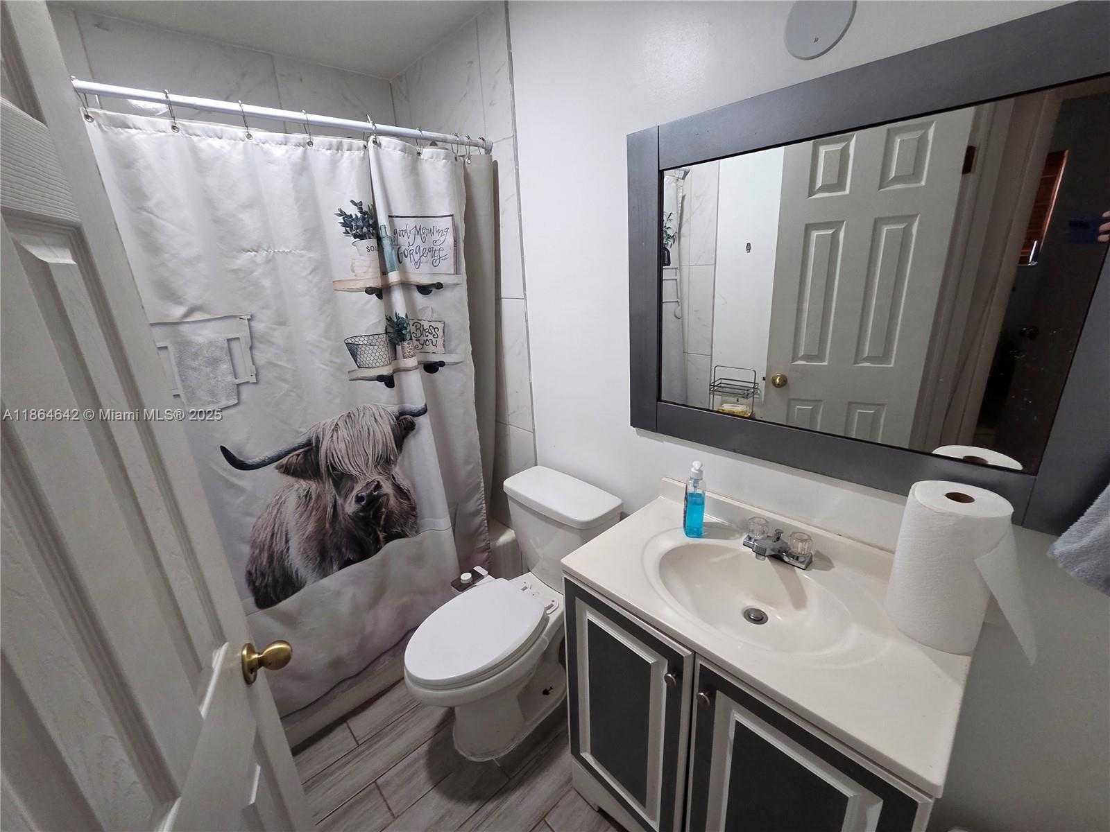 Small Image of 3433 SOUTH WEST 12TH PL, Fort Lauderdale Number 7