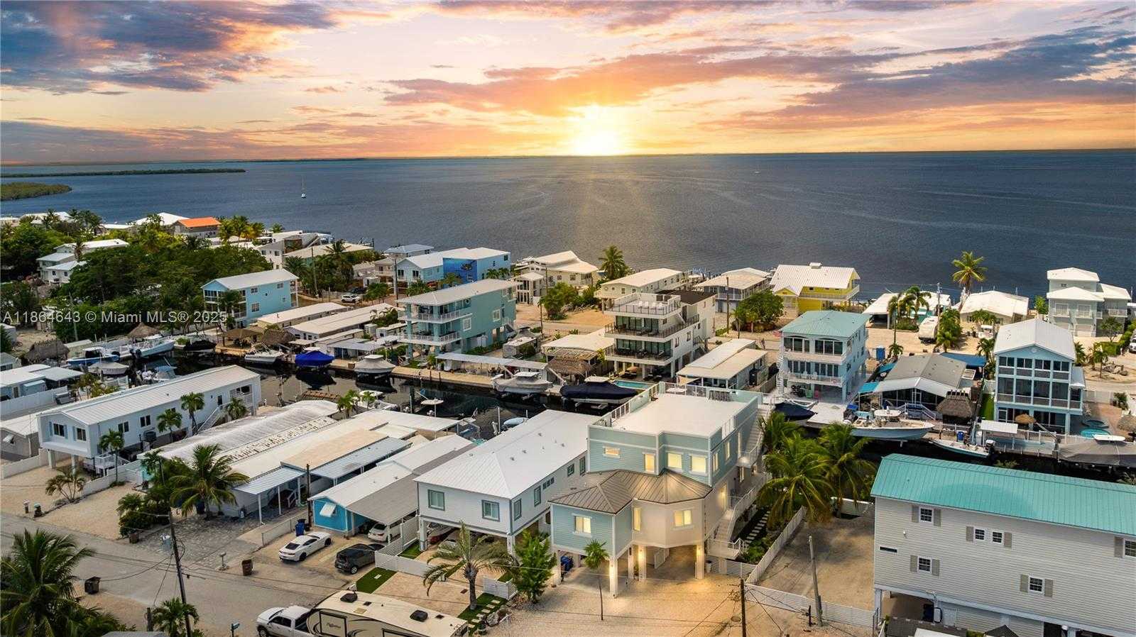 Small Image of 705 GARDEN STATE LN, Key Largo Number 14