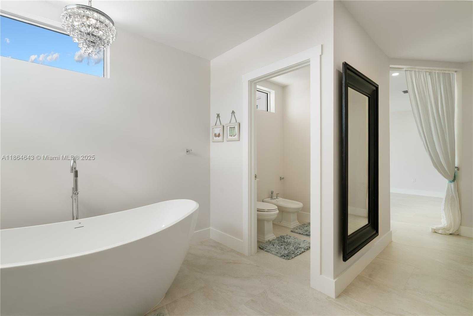 Small Image of 705 GARDEN STATE LN, Key Largo Number 30