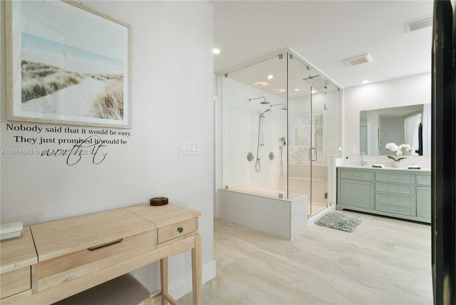 Small Image of 705 GARDEN STATE LN, Key Largo Number 32