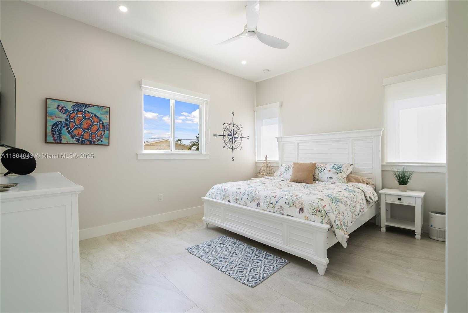Small Image of 705 GARDEN STATE LN, Key Largo Number 43