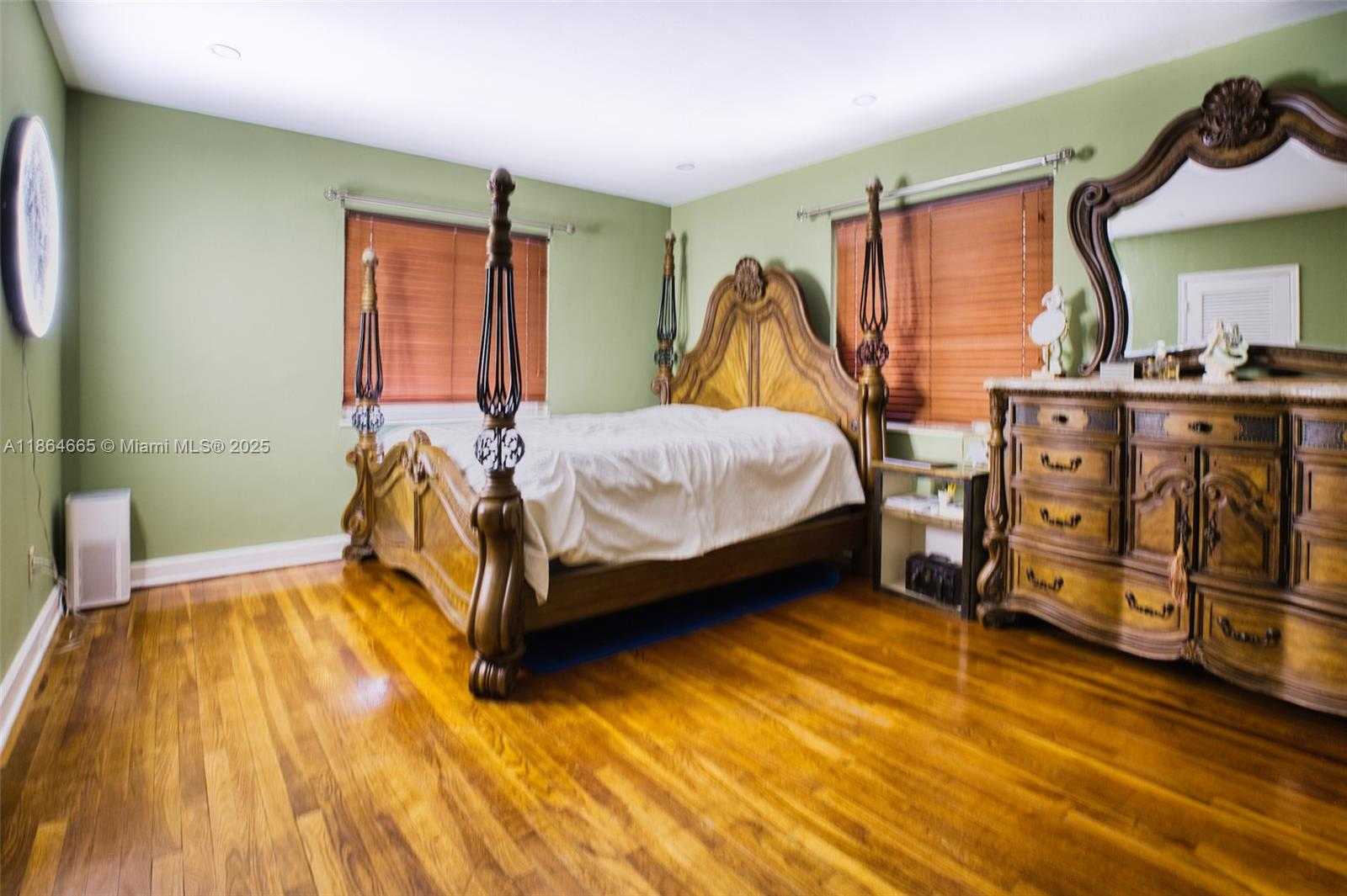 Small Image of 1923 DEWEY ST, Hollywood Number 20