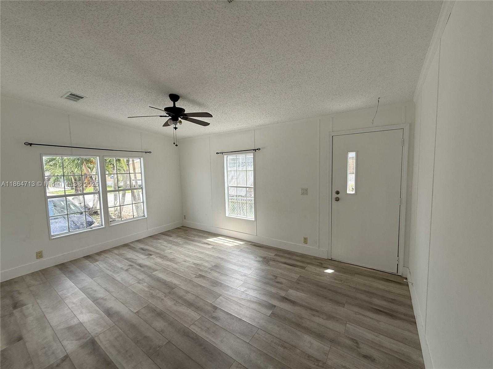 Small Image of 19800 SOUTH WEST 180TH AVE, Miami Number 10