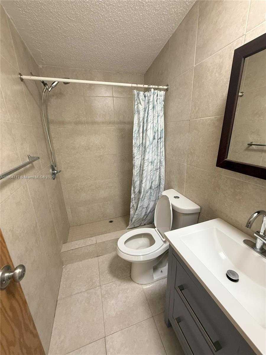 Small Image of 19800 SOUTH WEST 180TH AVE, Miami Number 11