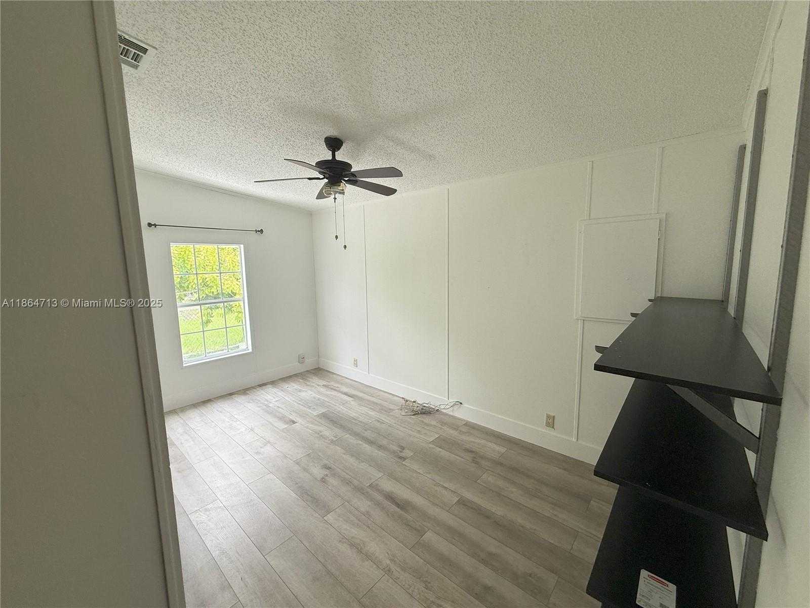 Small Image of 19800 SOUTH WEST 180TH AVE, Miami Number 12