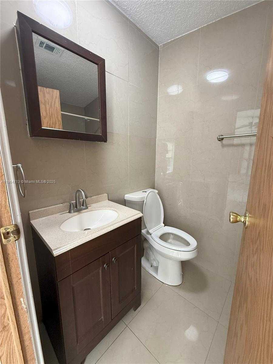 Small Image of 19800 SOUTH WEST 180TH AVE, Miami Number 15