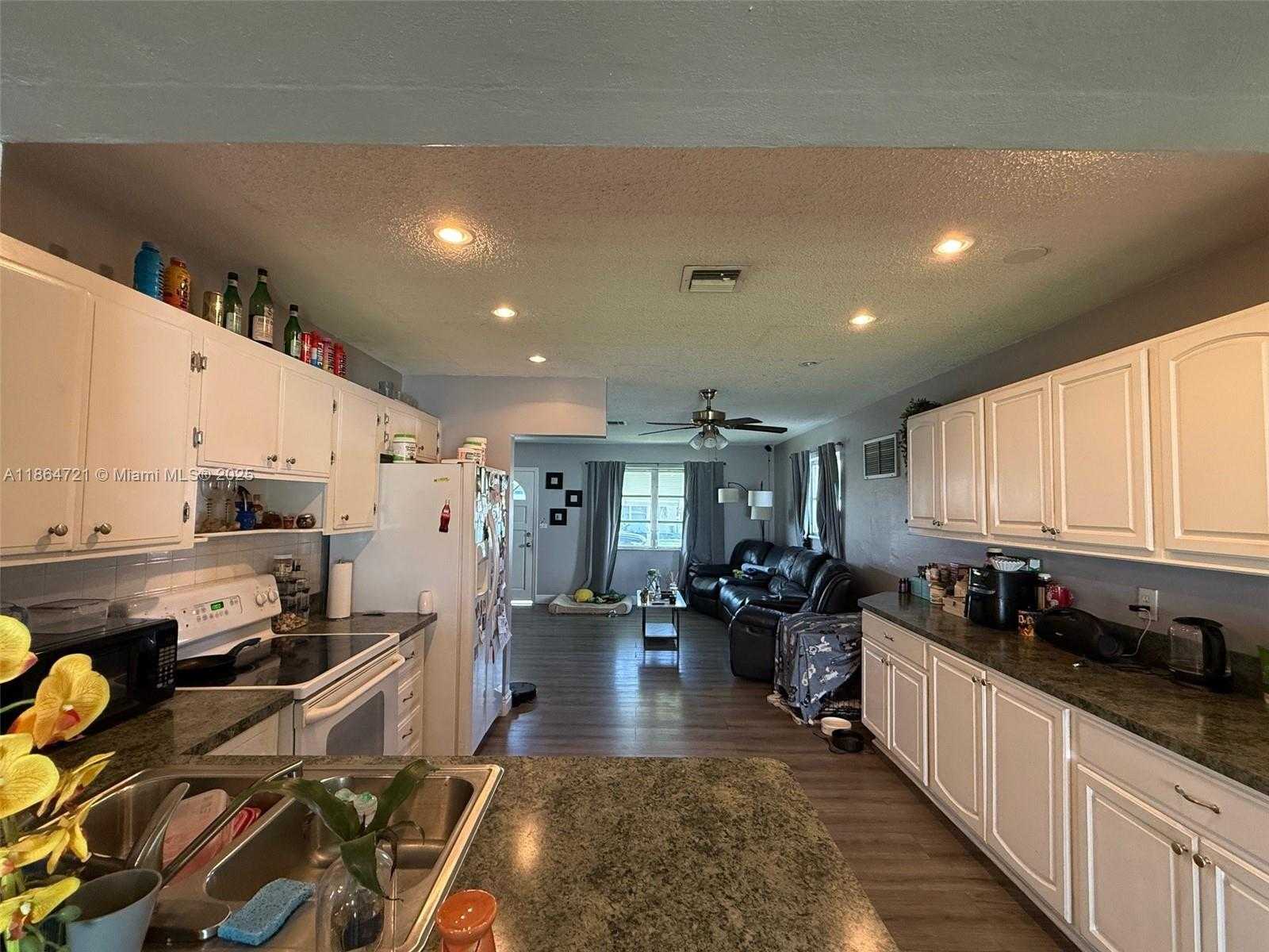 Small Image of 2701 NORTH WEST 52ND CT, Tamarac Number 13