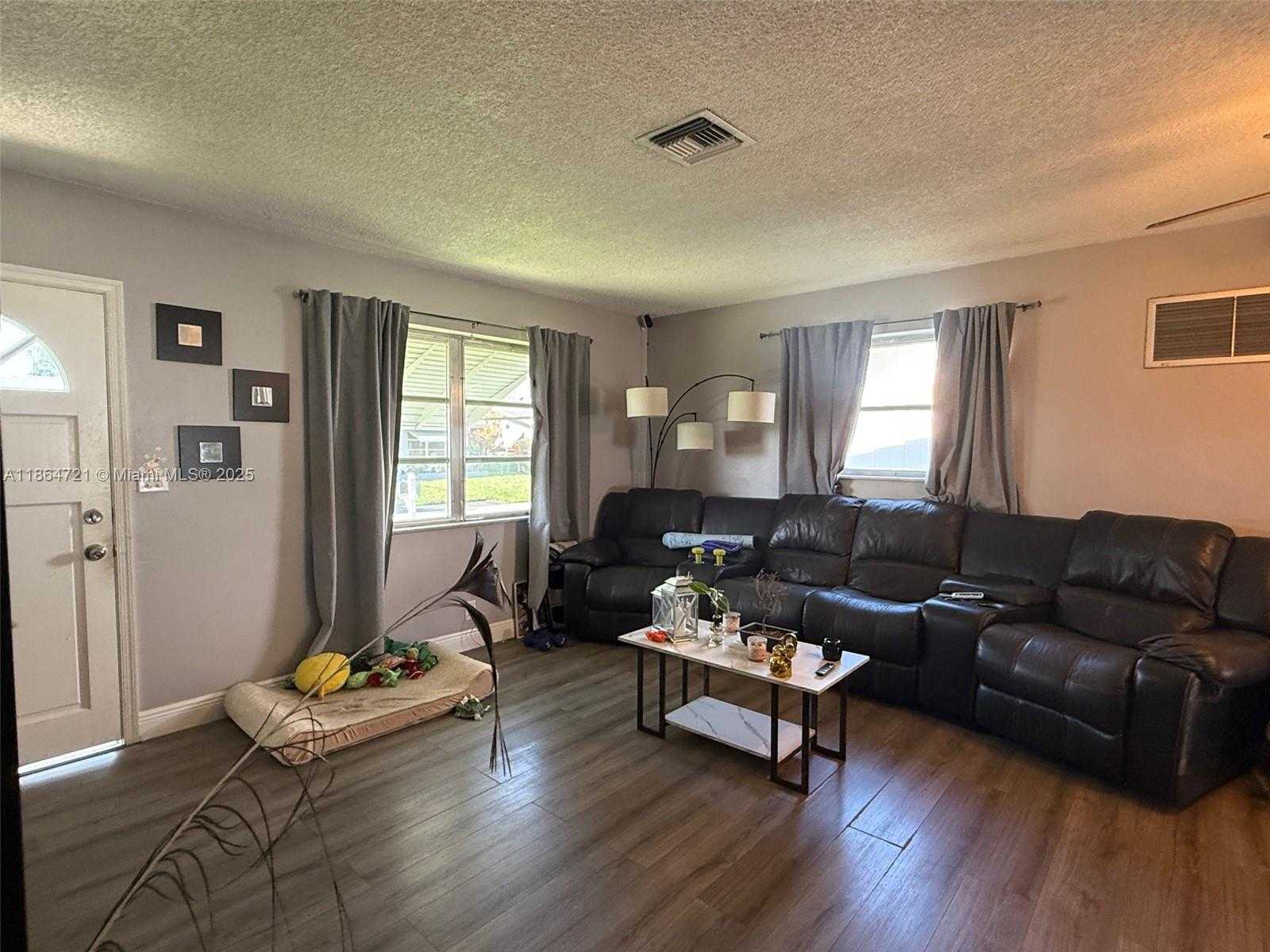 Small Image of 2701 NORTH WEST 52ND CT, Tamarac Number 7