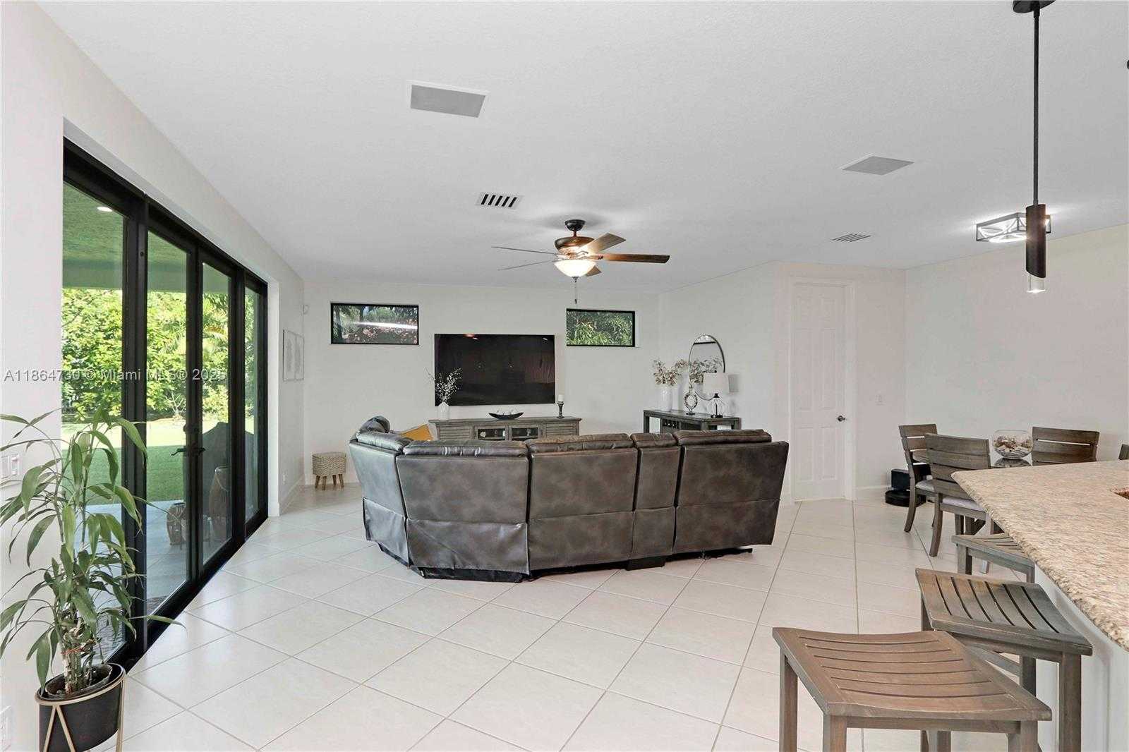 Small Image of 3940 SOUTH WEST 144TH TER, Miramar Number 23