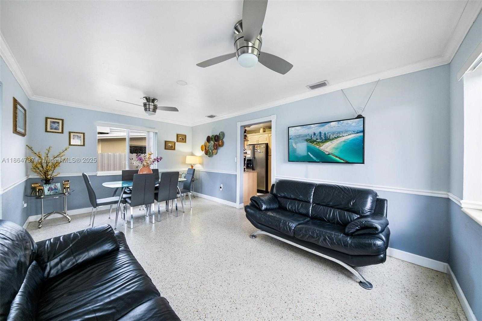 Small Image of 897 WEST 36TH ST, Hialeah Number 2
