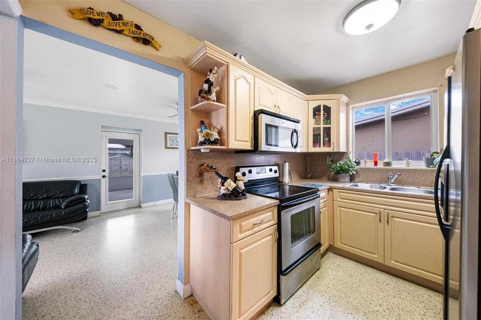 Small Image of 897 WEST 36TH ST, Hialeah Number 8