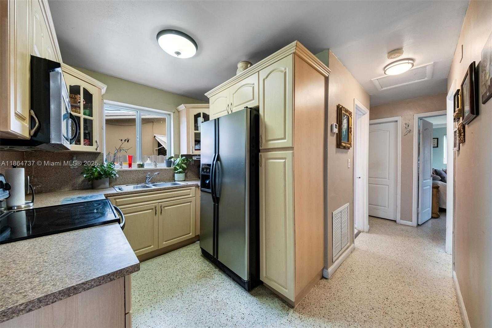 Small Image of 897 WEST 36TH ST, Hialeah Number 9