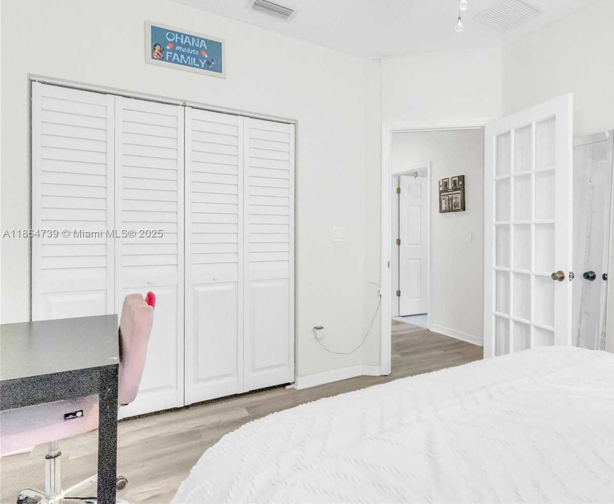 Small Image of 1635 SOUTH EAST 20TH TER, Homestead Number 38