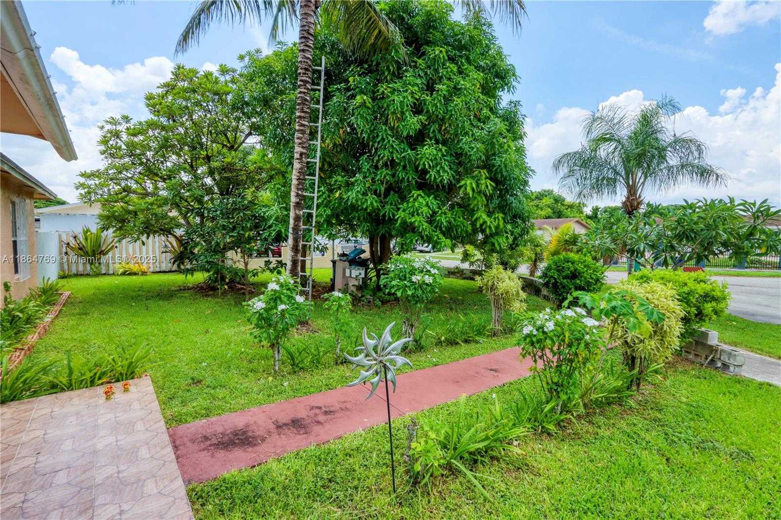 Small Image of 15825 SOUTH WEST 305TH TER, Homestead Number 13