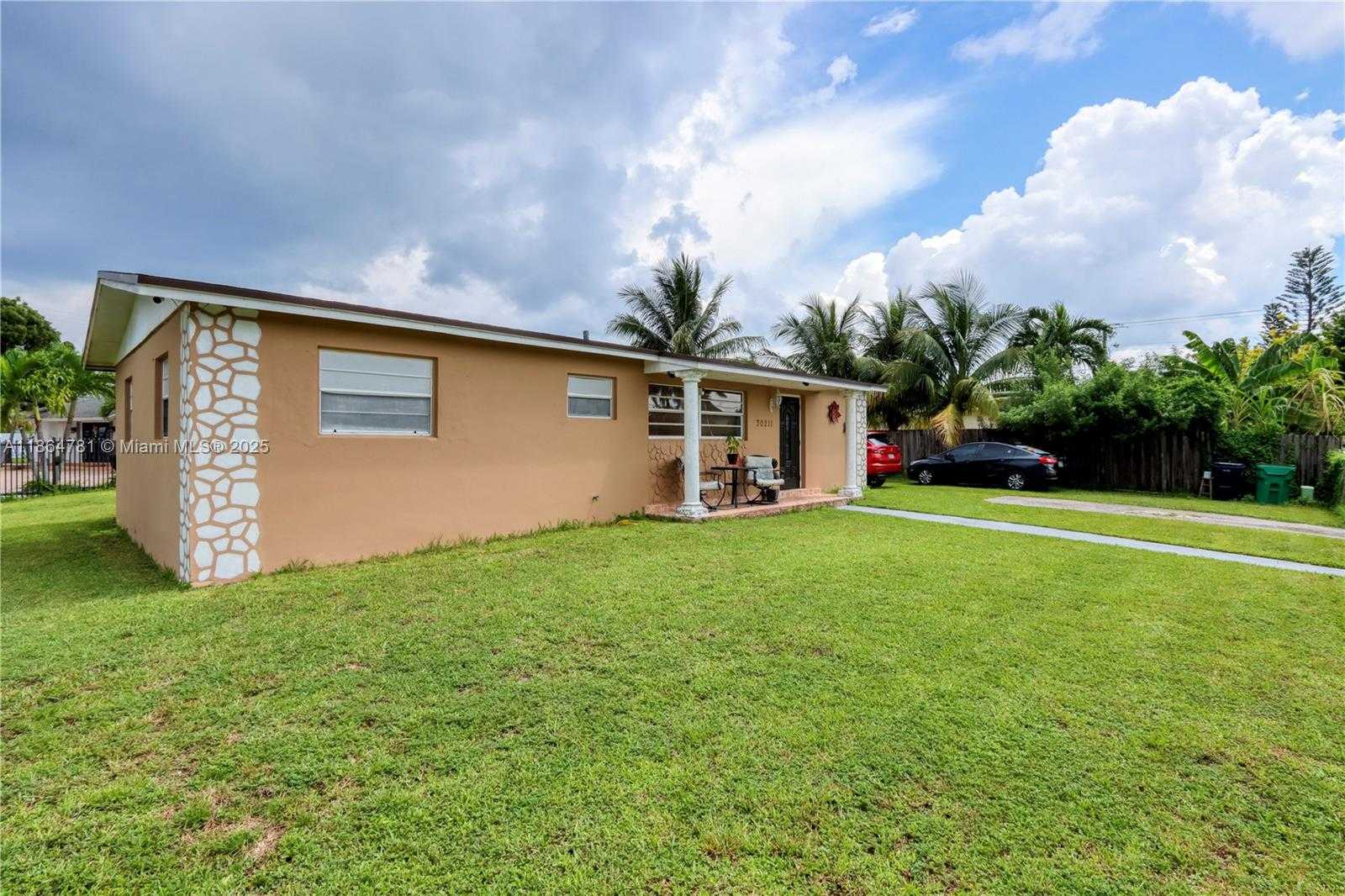 Small Image of 30211 SOUTH WEST 158TH RD, Homestead Number 5