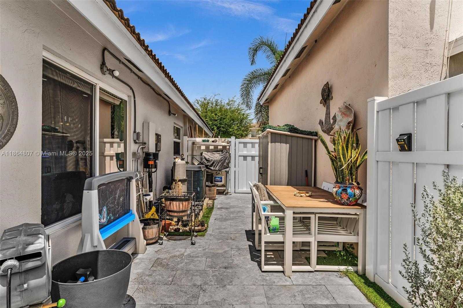 Small Image of 3388 SOUTH WEST 49TH ST, Hollywood Number 30