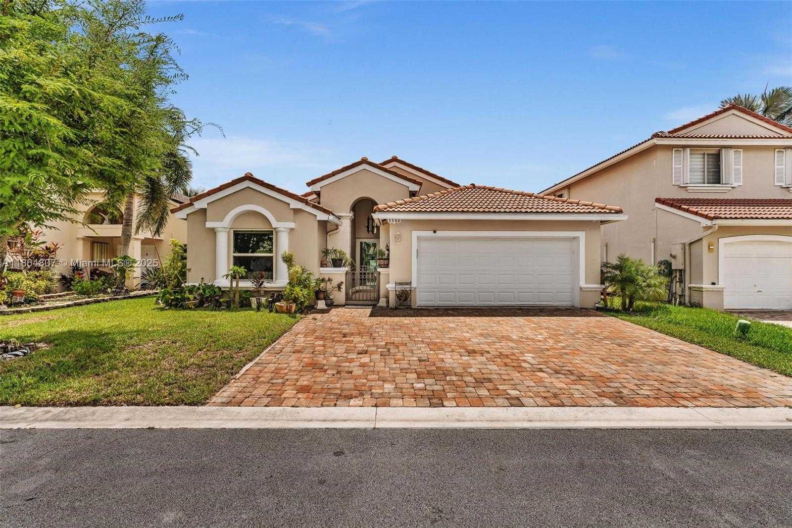 Small Image of 3388 SOUTH WEST 49TH ST, Hollywood Number 5