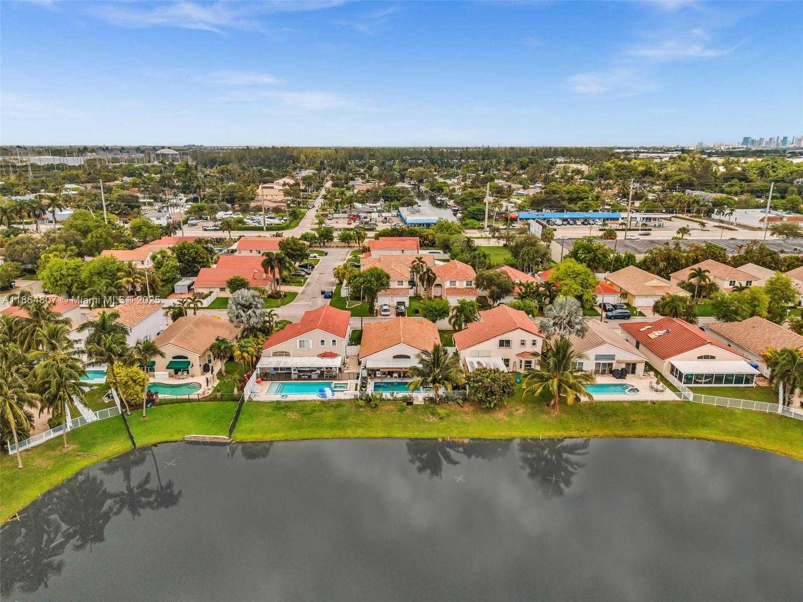 Small Image of 3388 SOUTH WEST 49TH ST, Hollywood Number 85